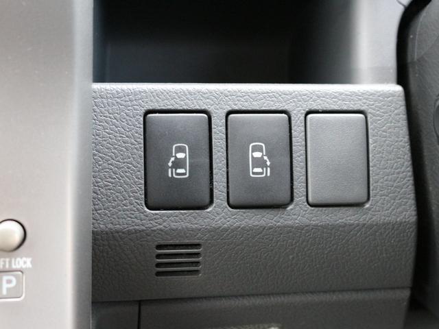 0561141A30251009W00212.jpg