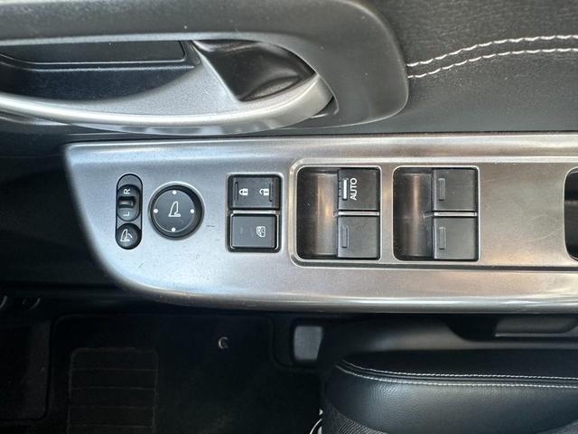 0501561A30250602W00117.jpg