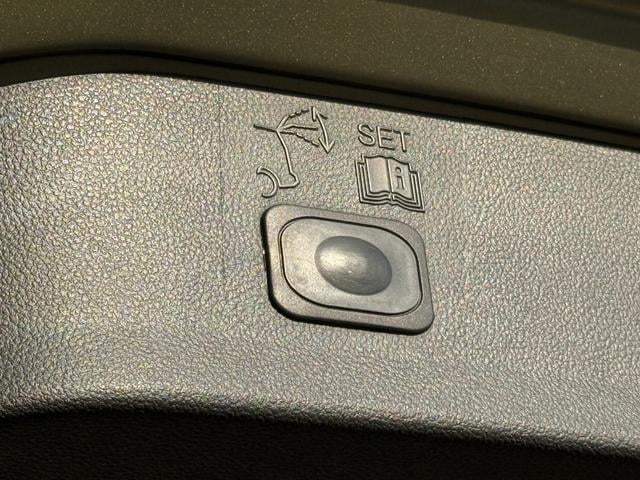 0540279A30251213W00112.jpg