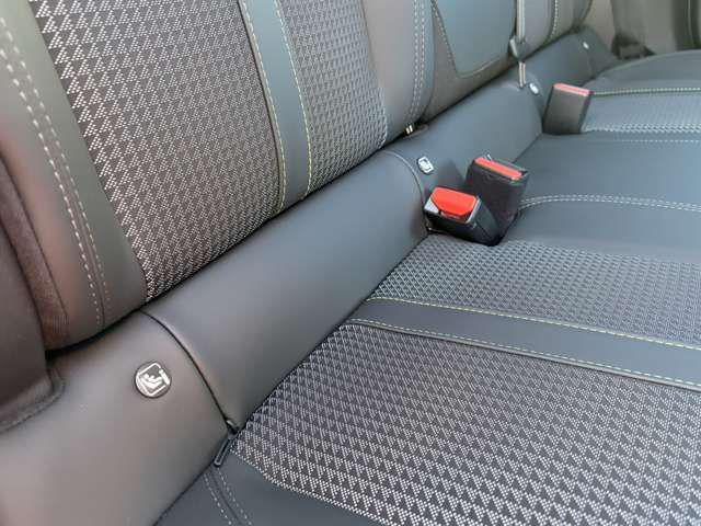 7990e5cc2e50bdc426aae38fc3f7dd1e.jpg