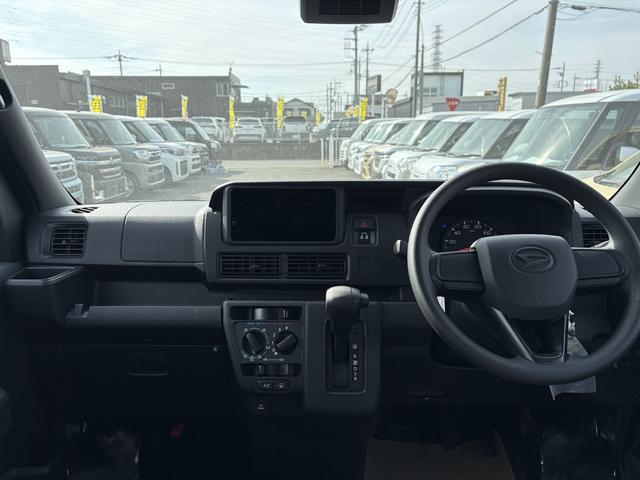 0541568A30260211W00106.jpg