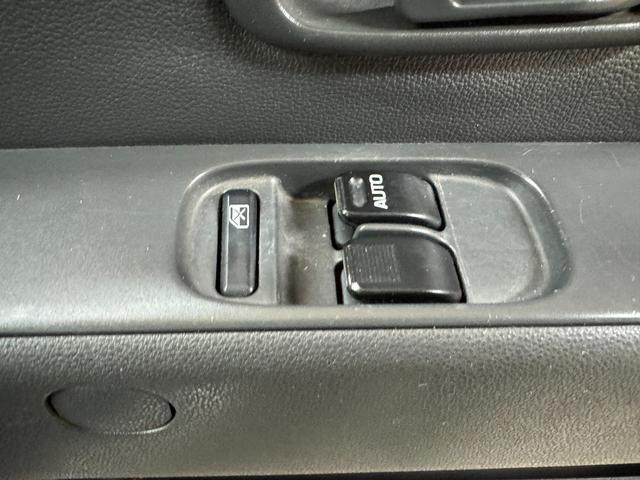 0520259A30260109W00318.jpg