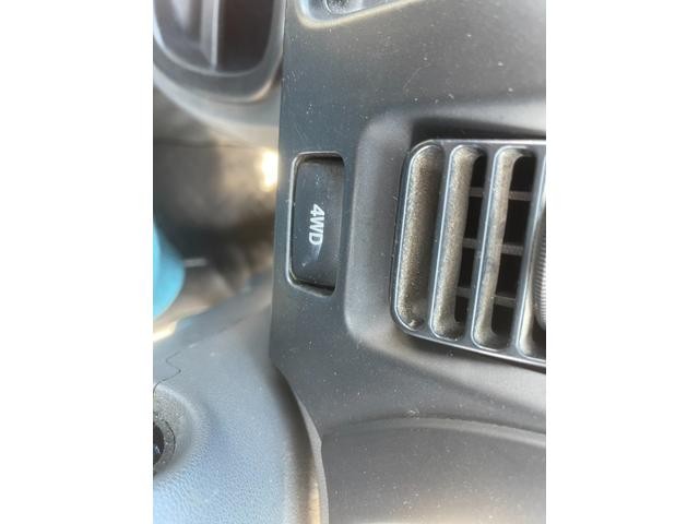 0504841A30260406W00218.jpg