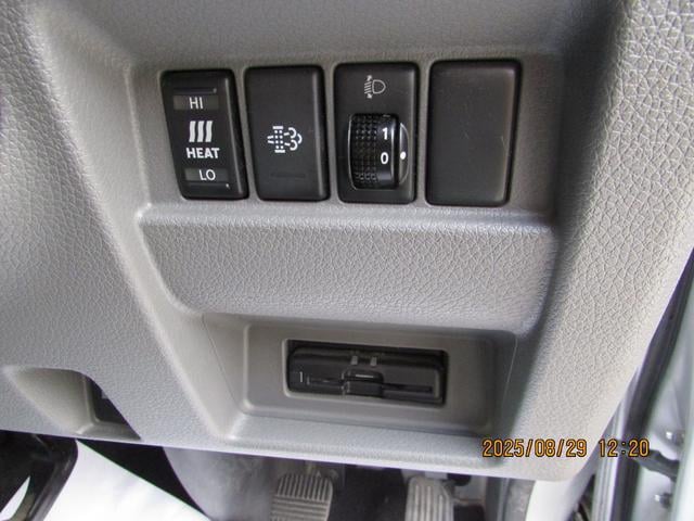 0561293A30250829W00119.jpg
