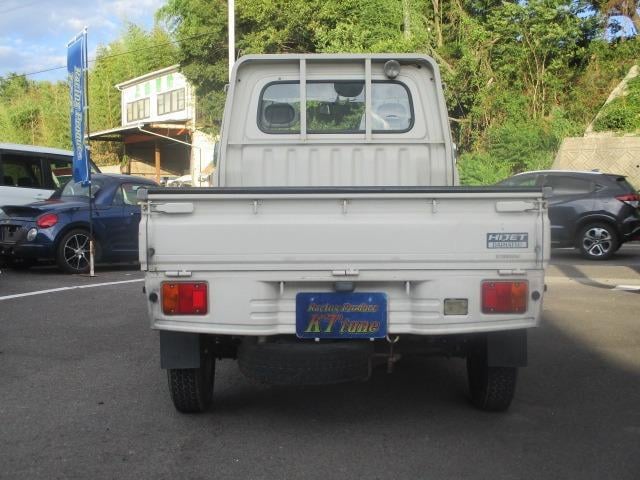 1300138A30250806W00102.jpg