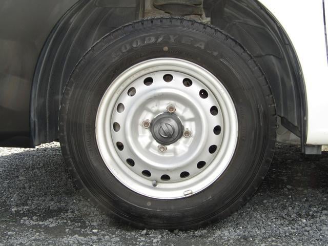 0403269A30250903W00217.jpg