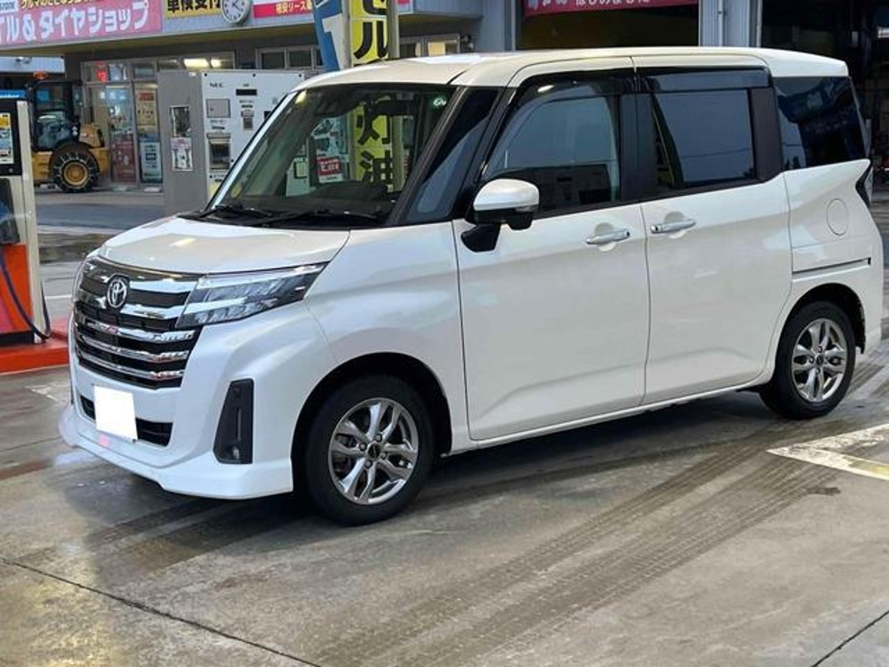 2023 Toyota Roomy, photo 1 of 1