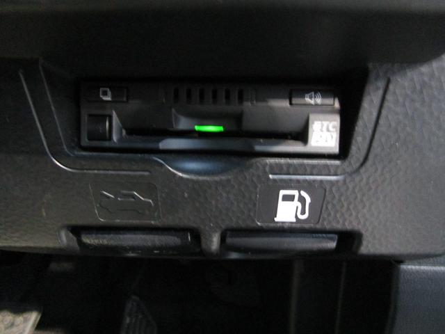 0501571A30260210W00114.jpg