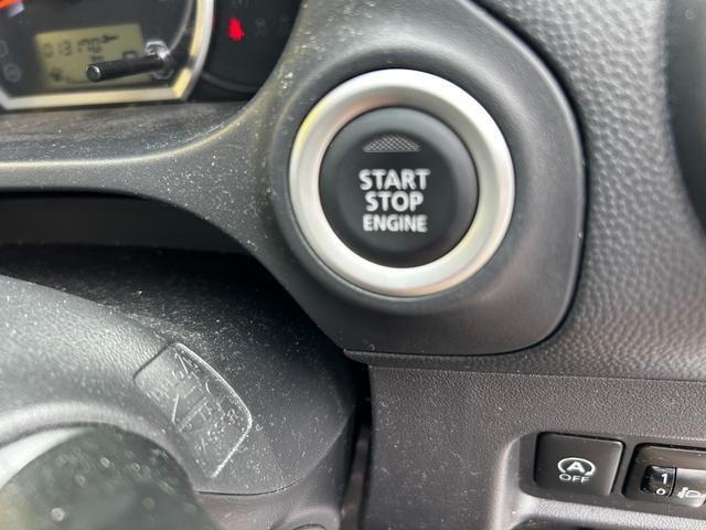 0500312A30250919W00118.jpg