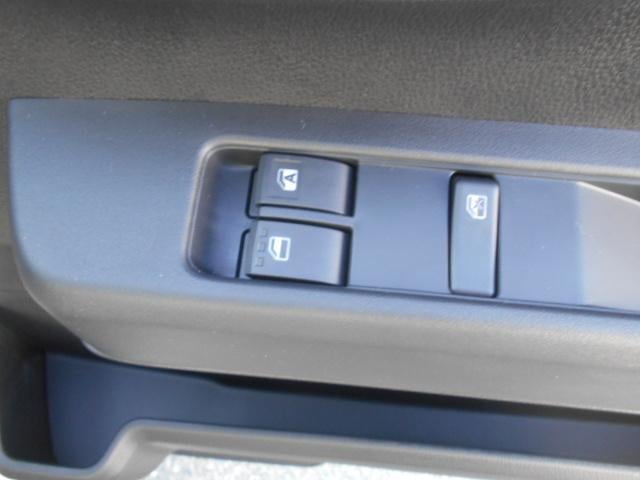 0700145A30241215W00108.jpg