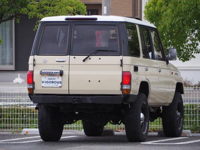17932324_carP_l_4.jpg