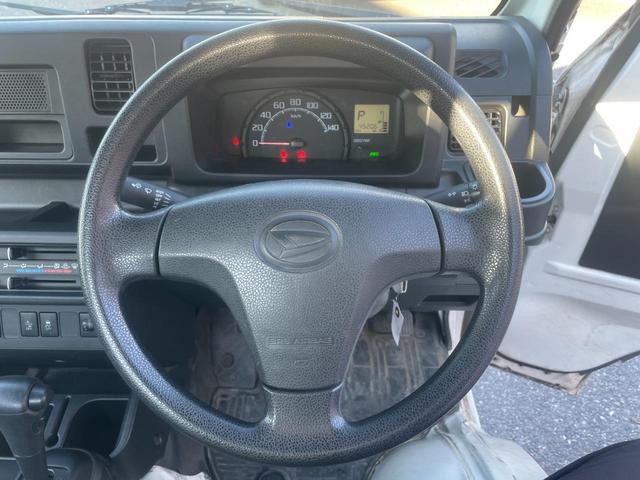 0561415A30250405W00118.jpg