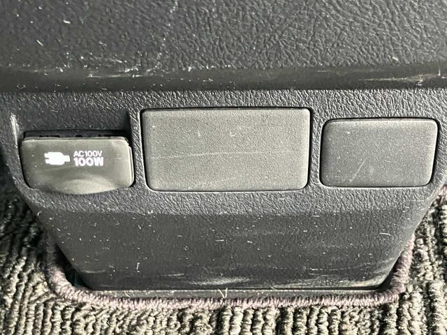 0561549A30250505W00112.jpg