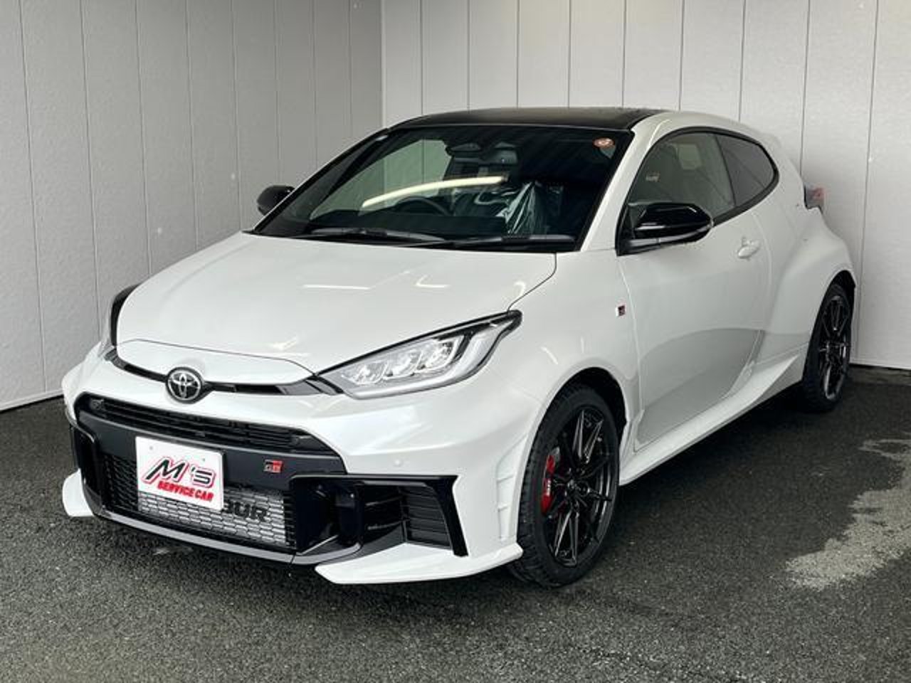 2025 Toyota Yaris, photo 1 of 1