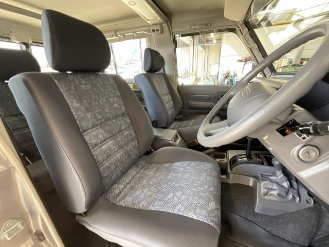 21025406_carP_l_4.jpg
