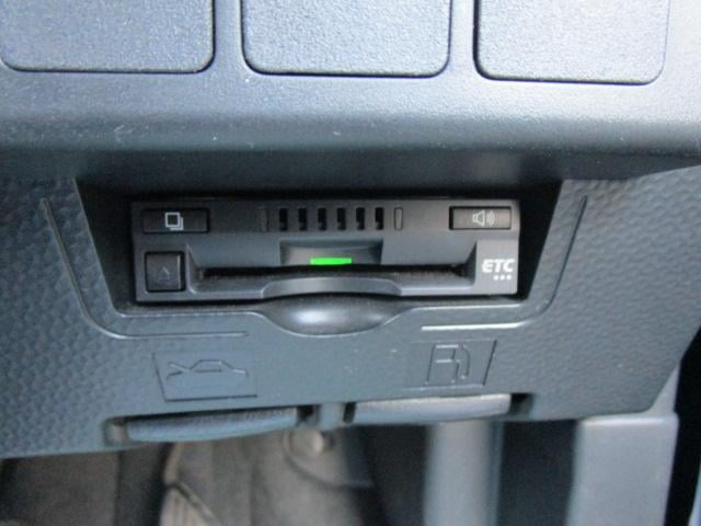 0540370A30251011W00115.jpg