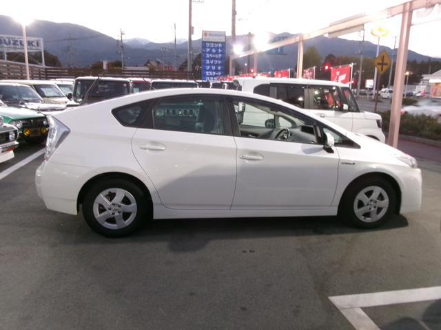 9030835A30251116W00103.jpg