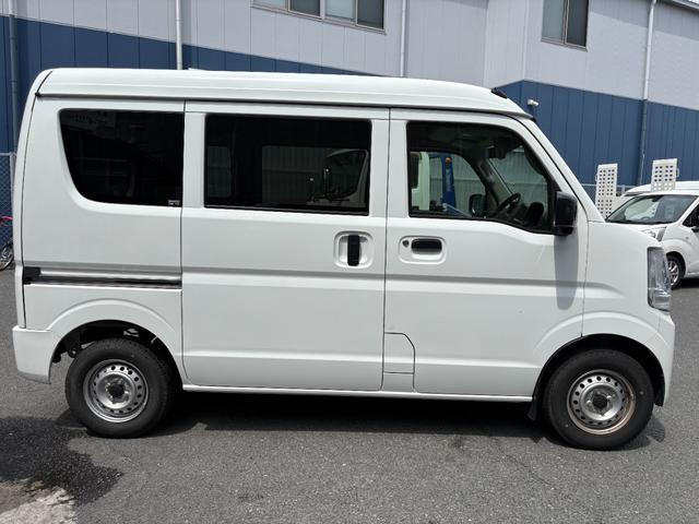 0702733A30250627W00203.jpg