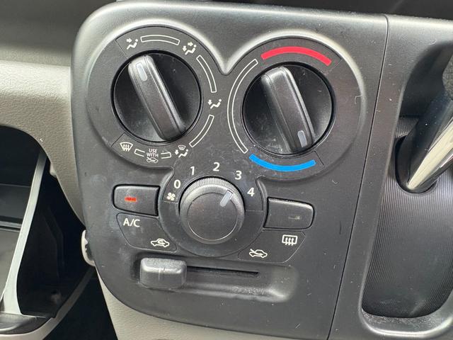 0702733A30250627W00216.jpg