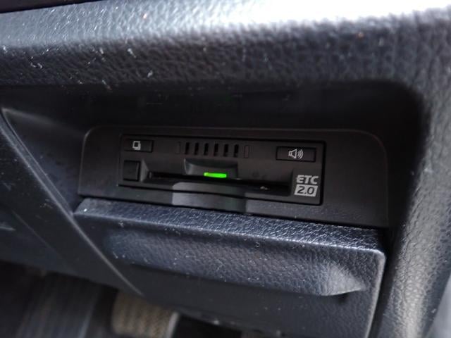 0540305A30251002W00118.jpg