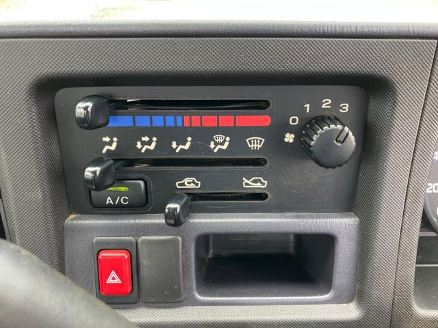 1002753A30250613W00104.jpg
