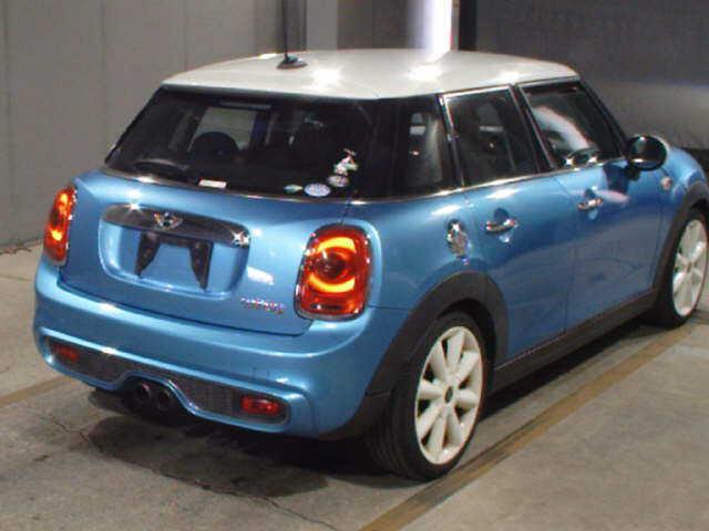 7ac9616e60d6c6a5ab96c0b6d8bcdf14.jpg