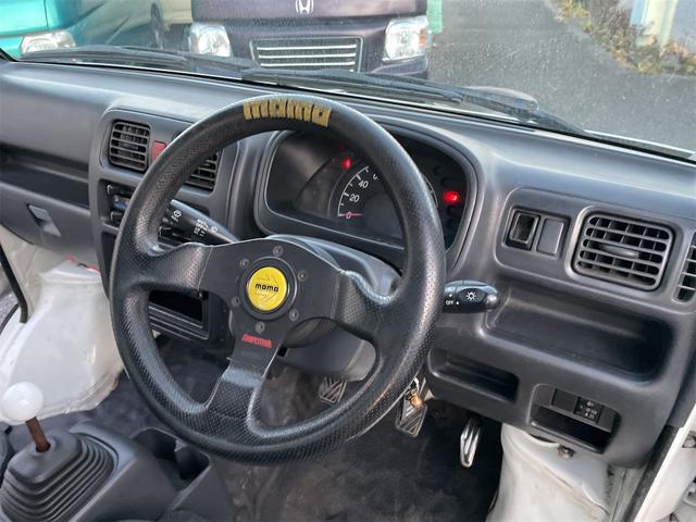 0508493A30251212W00116.jpg