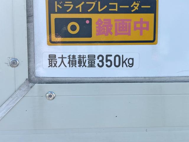 0208643A30251004W00215.jpg