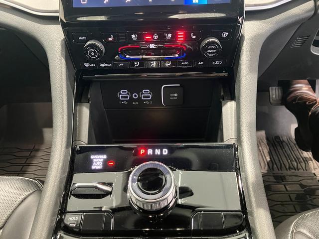 21566434_carP_l_16.jpg