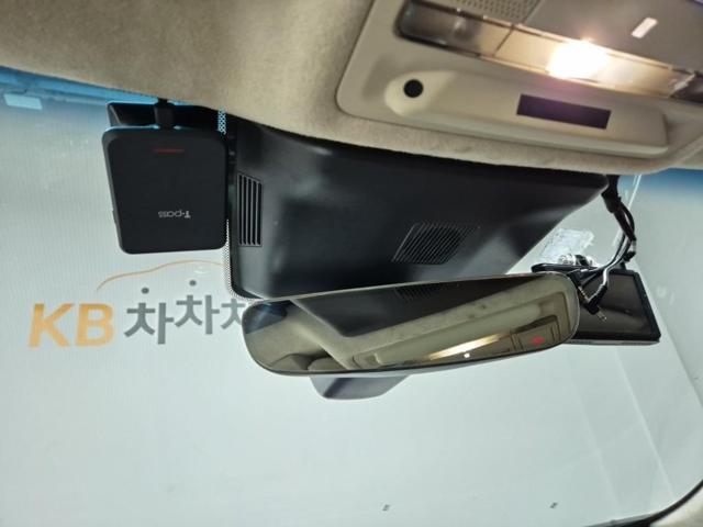 5121000812R17.jpg