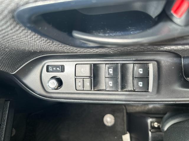 0501561A30250808W00215.jpg