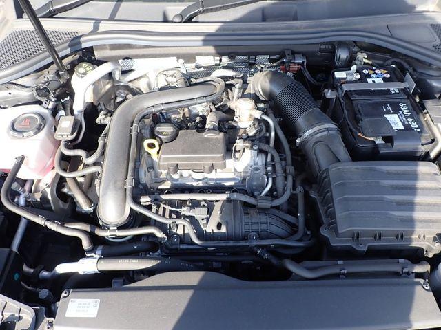 6479f720fe4a605e9e4b7f9116487640.jpg