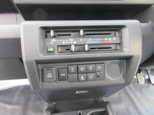 0402242A30251101W00116.jpg