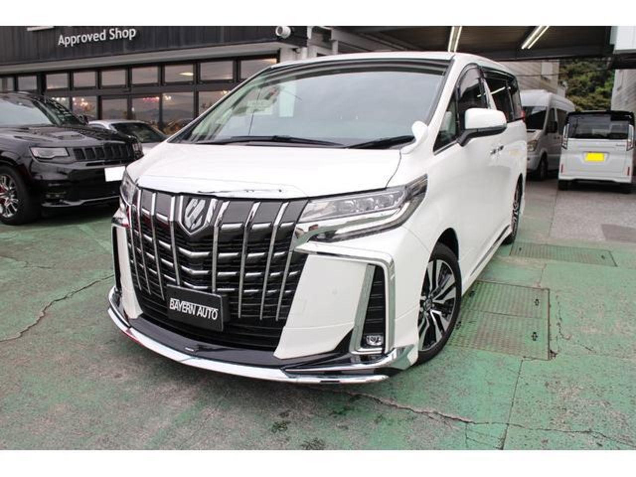 2022 Toyota Alphard, photo 1 of 1