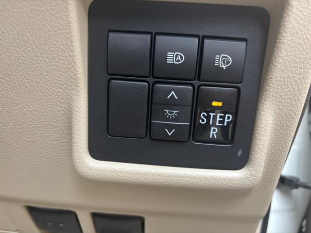 0902330A30260305W00111.jpg
