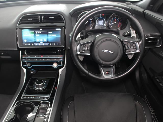 20163863_carP_l_8.jpg