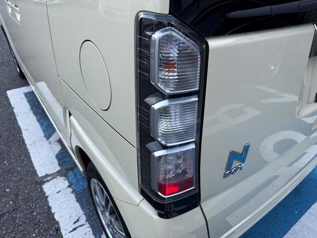 0404193A30250726W00113.jpg
