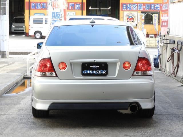 11999044_carP_l_9.jpg