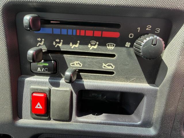 0551689A30260412W00113.jpg