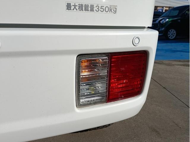 0507874A30251205W00108.jpg