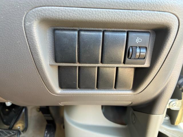 0900975A30251009W00714.jpg