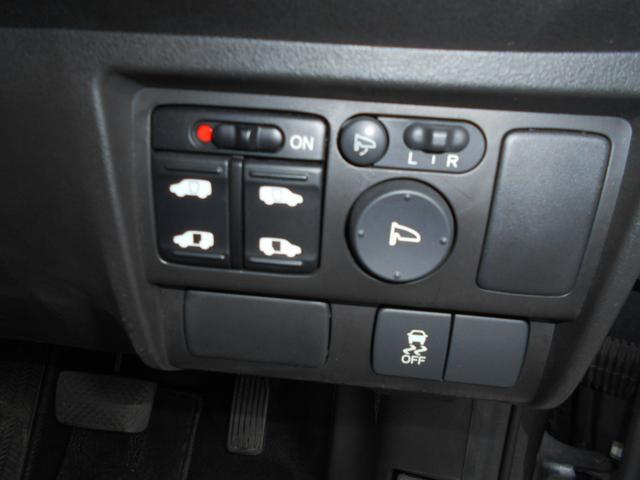 0802076A30260329W00116.jpg