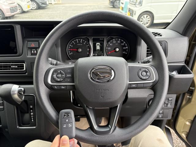 0541568A30251101W00116.jpg