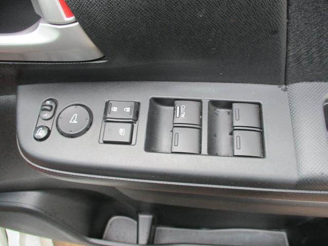 9030967A30250909W00216.jpg