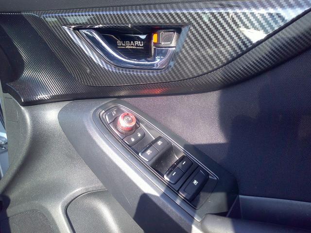 1030075A30250916W00106.jpg
