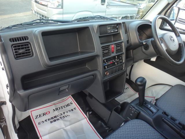 0509025A30251102W00304.jpg