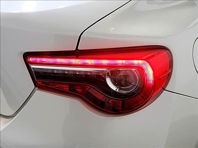 21566630_carP_l_2.jpg