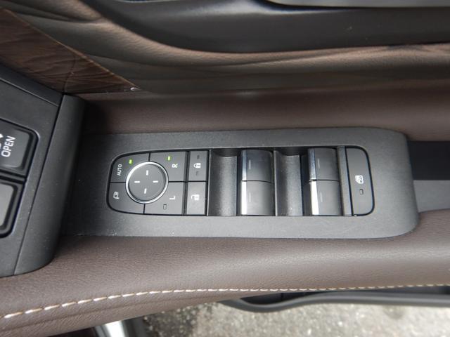 0500113A30251102W00117.jpg
