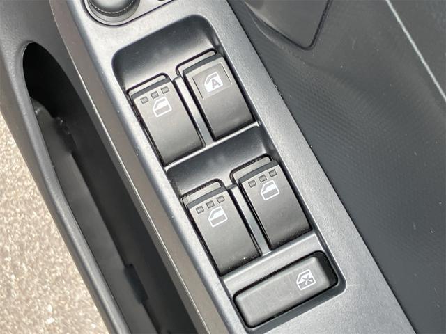 0803278A30250523W00110.jpg