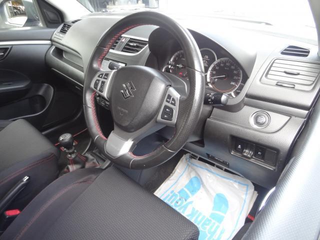 23208008_carP_l_11.jpg
